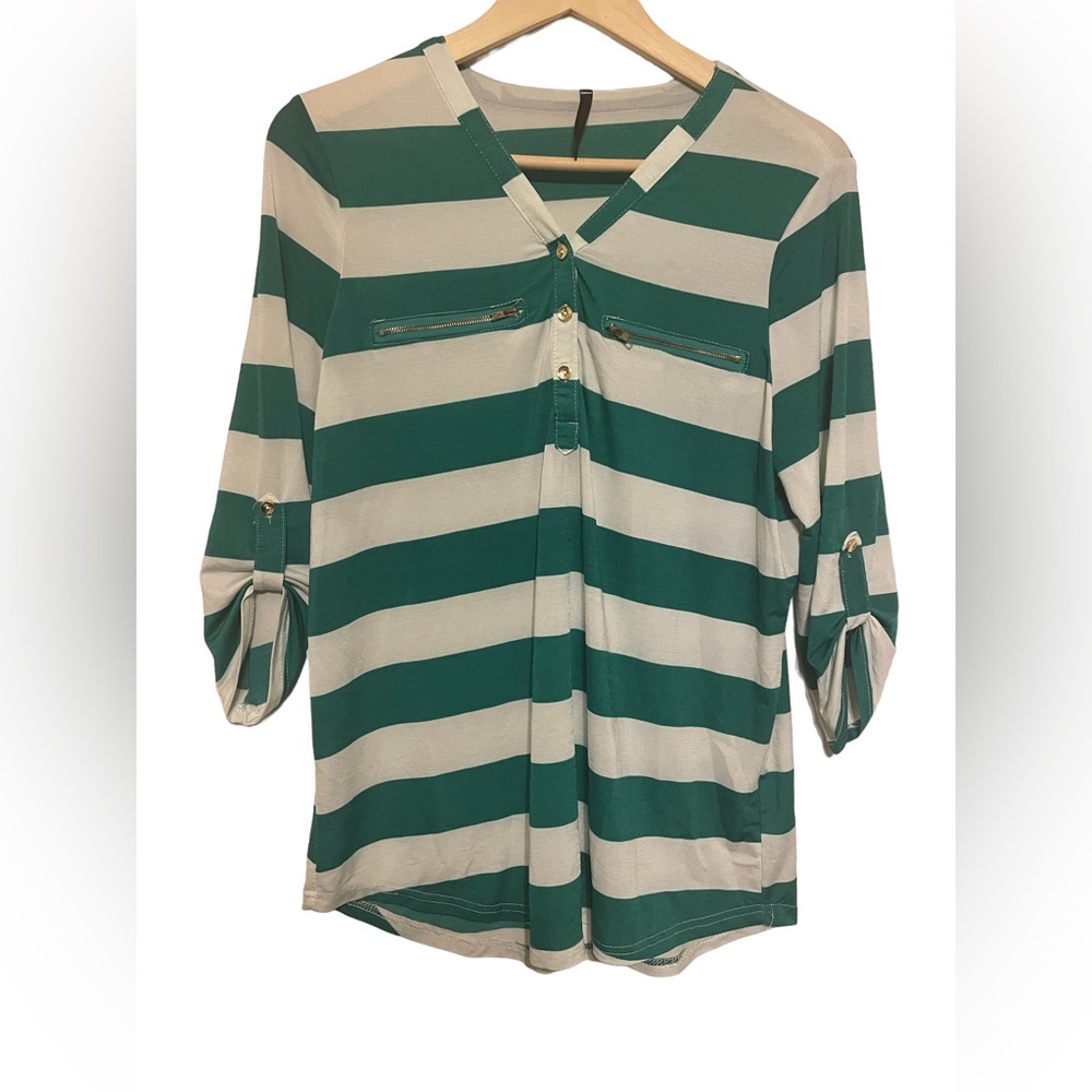😍Ashley Blue Women’s size S blouse ❤️
